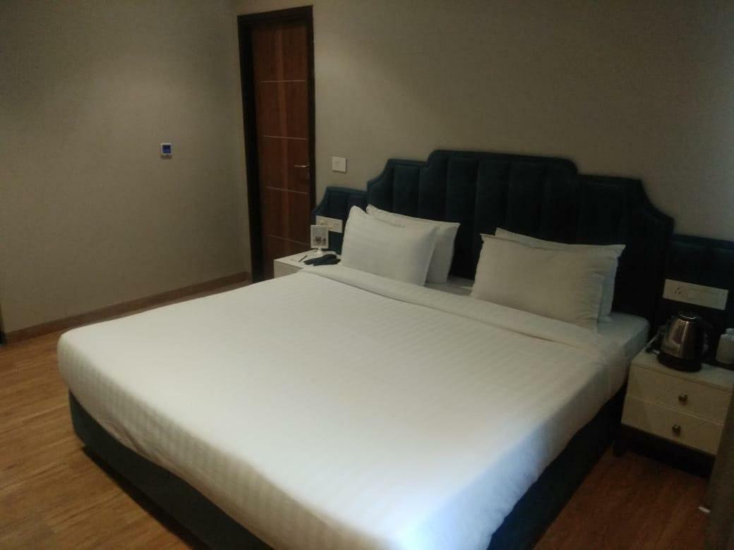 Hotel Accord Premier Raigarh Extérieur photo